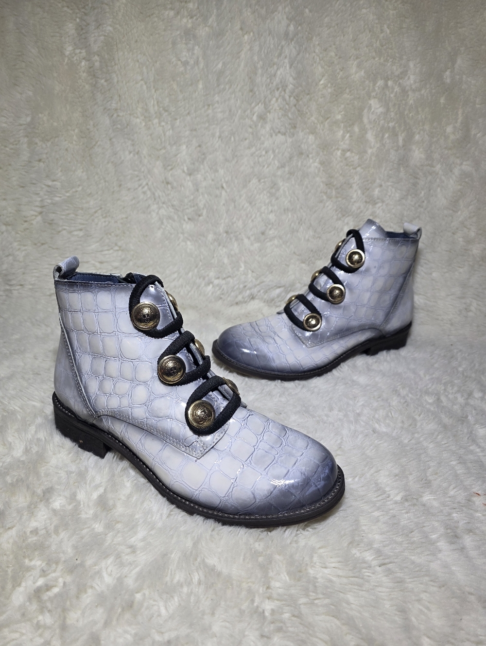 Unity in Diversity Strauss Grey Croc Leather Ankle Boots Size 6.5 NWT